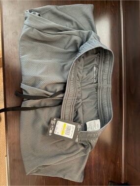 UA men’s mesh M shorts